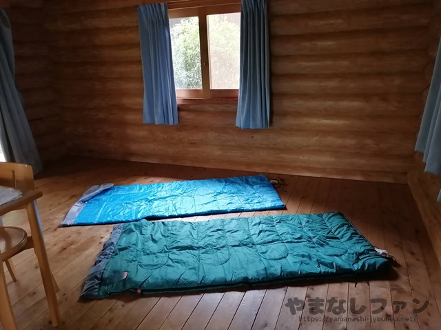 武田の杜キャンプ　寝袋を敷いたところ