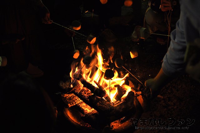 BUBリゾート八ヶ岳　キャンプファイヤー　マシュマロ焼き